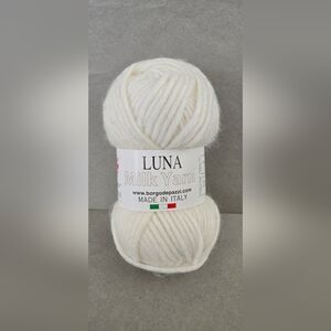 Luna Milk Yarn - Cream